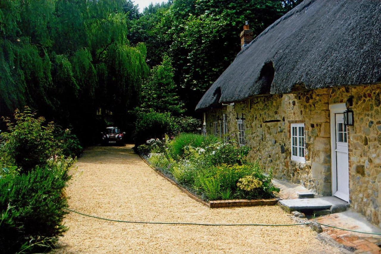 Afton Thatch: Beautiful Thatched Family Cottage Freshwater Exteriör bild