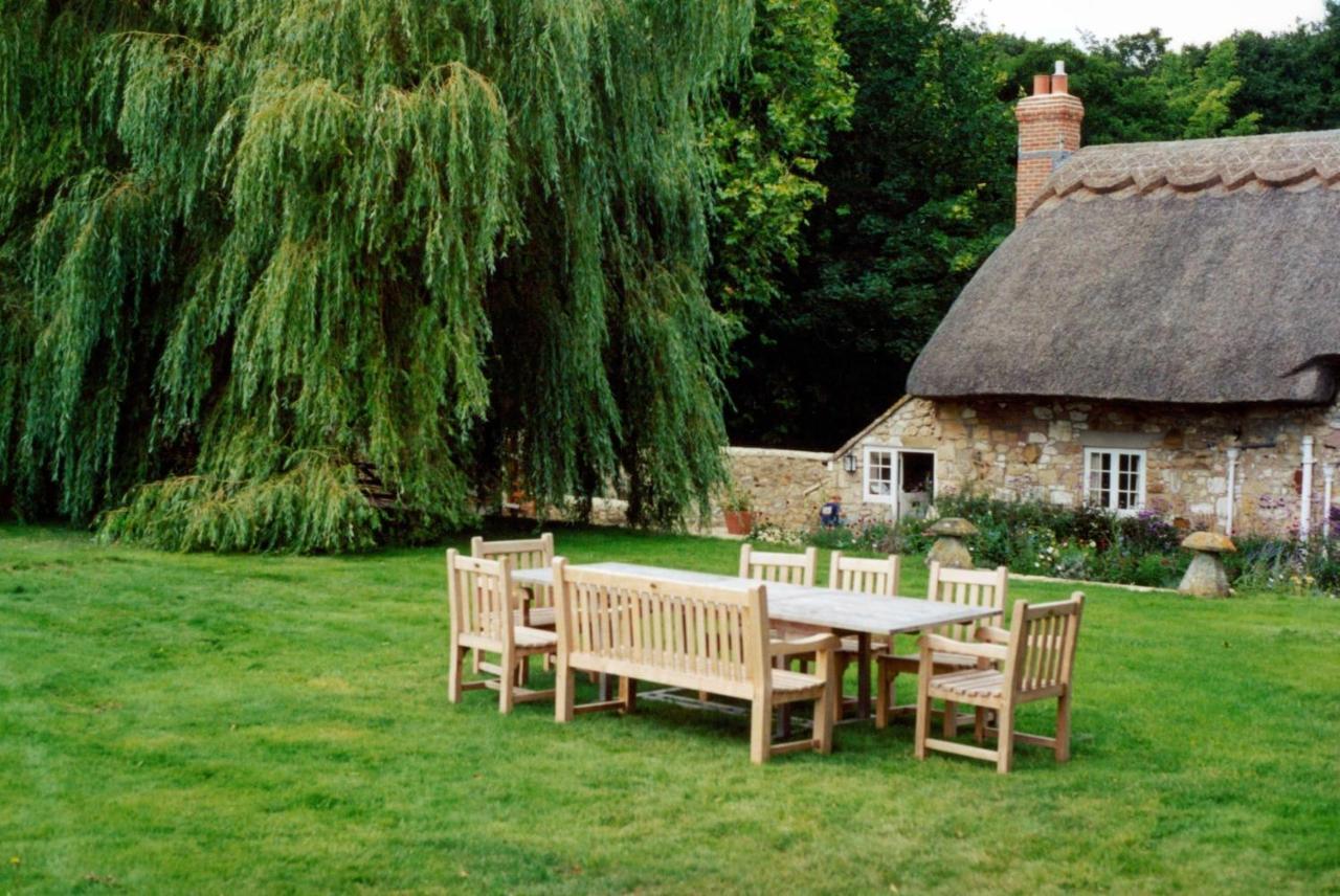 Afton Thatch: Beautiful Thatched Family Cottage Freshwater Exteriör bild